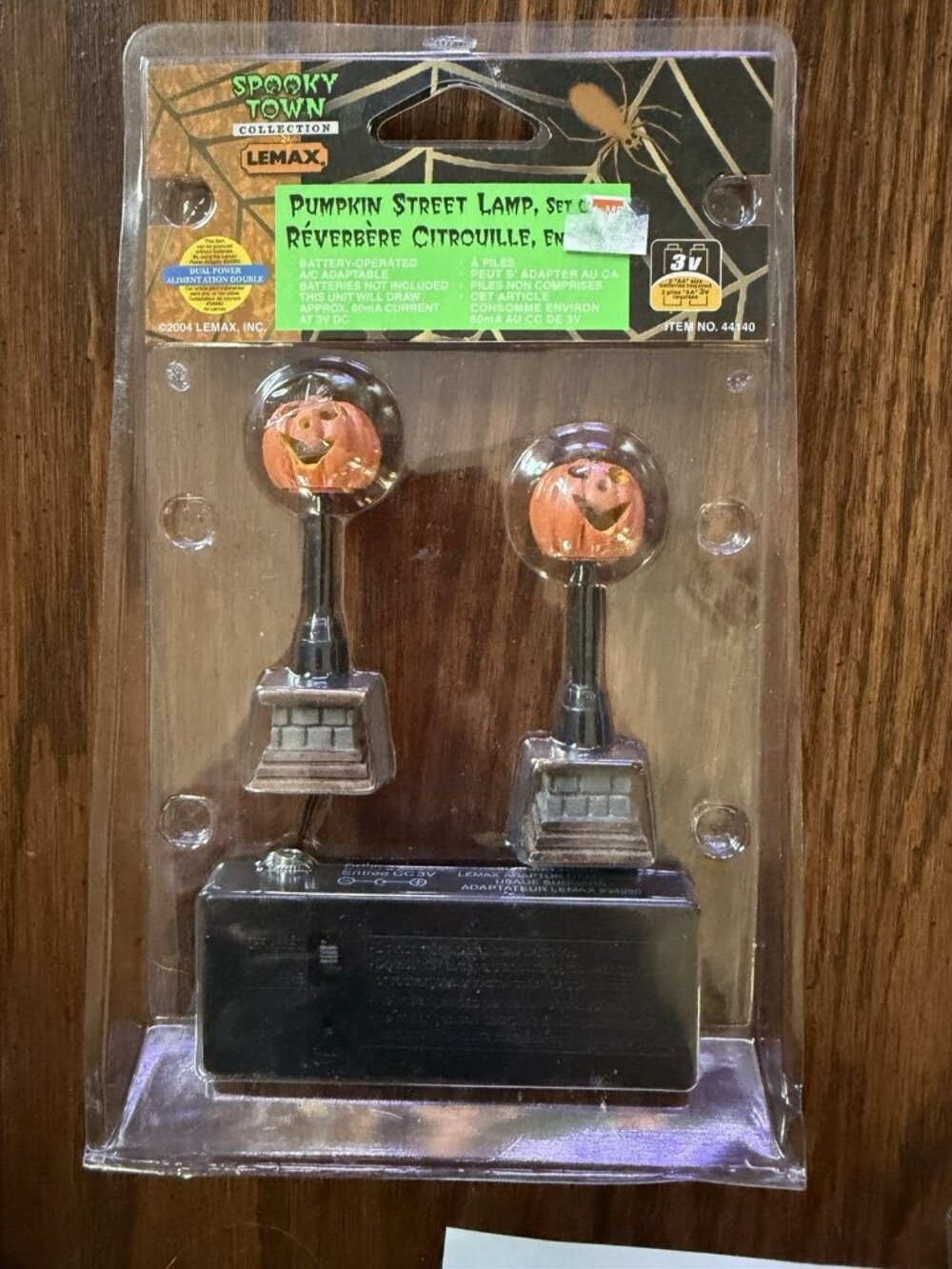 LEMAX Spooky Town 44140 PUMPKIN STREET LAMP Halloween Village‎ 2004 NIP